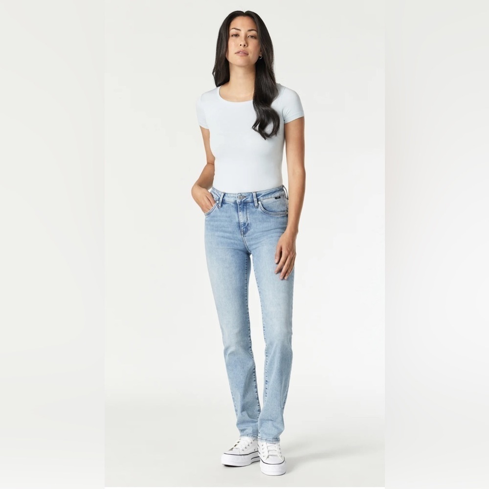 MAVI Sz 32 x 32 Kendra Straight Leg Jeans in Feather Blue Denim New with Tags